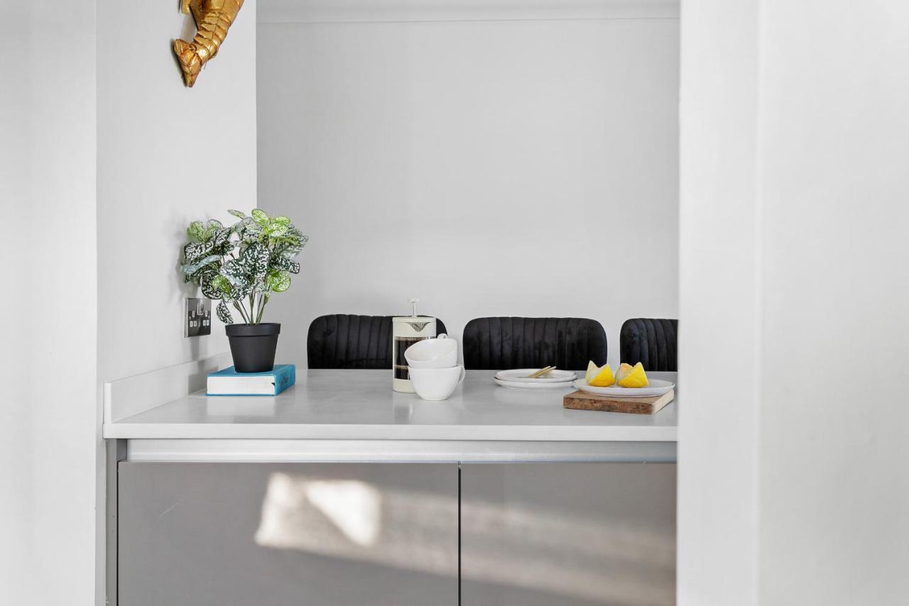 The Seaview Suites At The Corbyn Apartments Torquay Extérieur photo